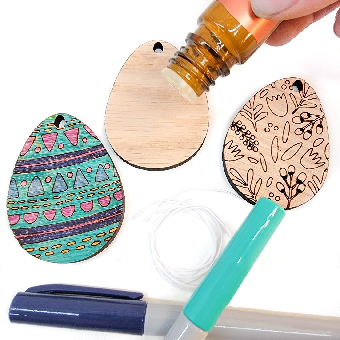 Easter Egg Wooden Diffusers / DIY Coloring Kit